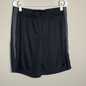 Tek Gear Mens Dry Tek Black shorts- Gray stripes- Front pockets-drawstring- L